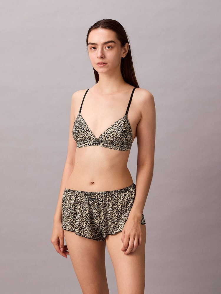 鏡台【adhirainさま専用】 ブラ - Satin ライトリーライントライアングルブラ[ナナ、トゥ着用商品