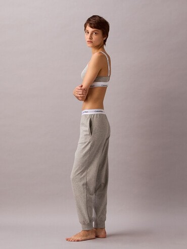   Jeans コットンテリー ジョガー ショーツ 送関込 Calvin Klein Jeans コットンテリー ジョガー ショーツ 送関込