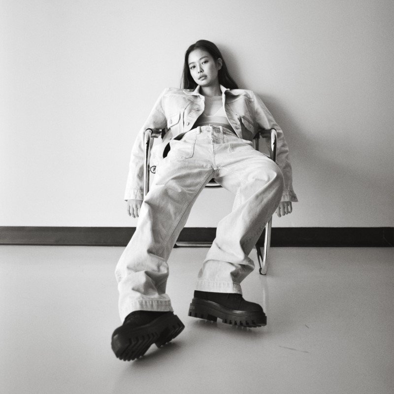 Jennie 屋外広告レポート